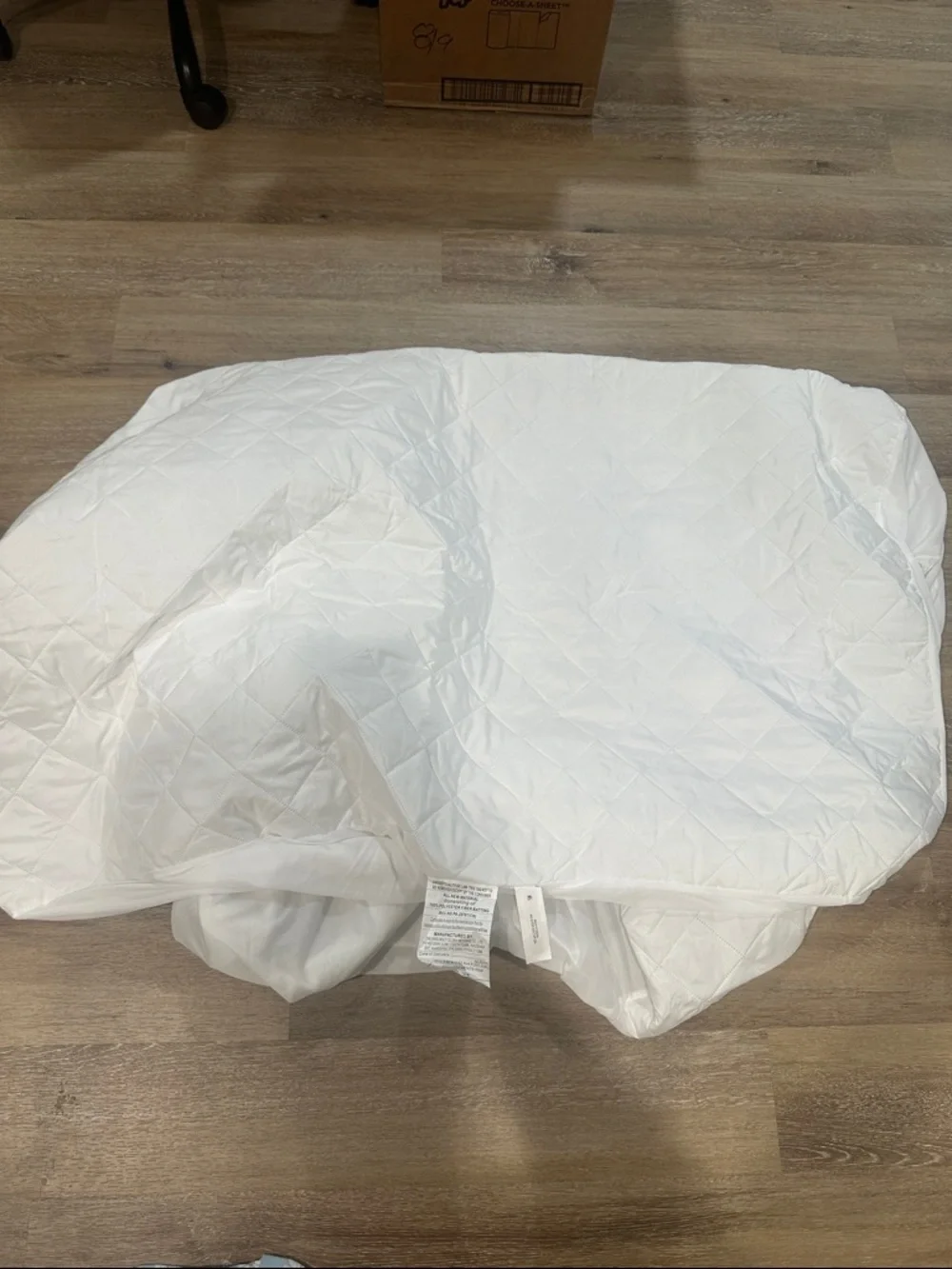 White Quilted Mattress Pad Protector - Hypoallergenic Home Bedding new in bag